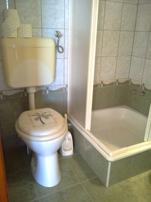 Marina-Buek Apartmanhaz Værelse billede