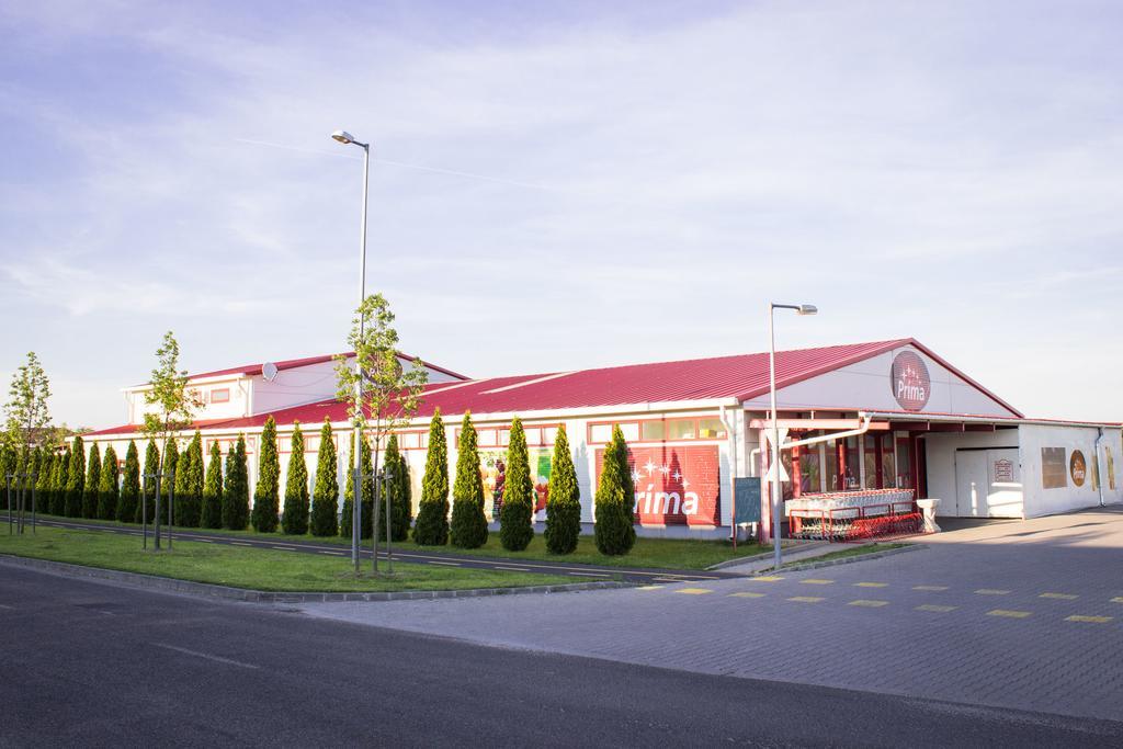Marina-Buek Apartmanhaz Eksteriør billede